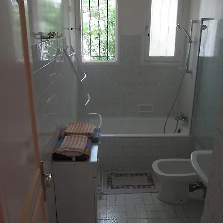 Villa, Jardin, Parkings, Mer A 100 M
