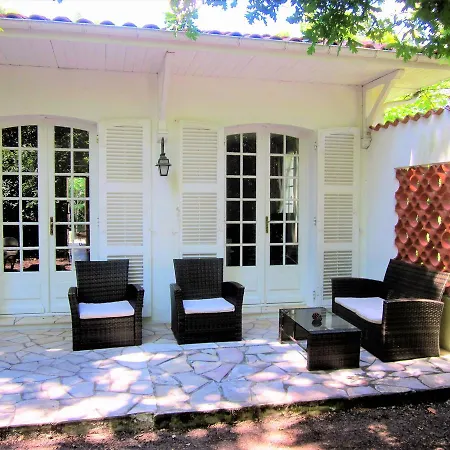 Villa, Jardin, Parkings, Mer A 100 M